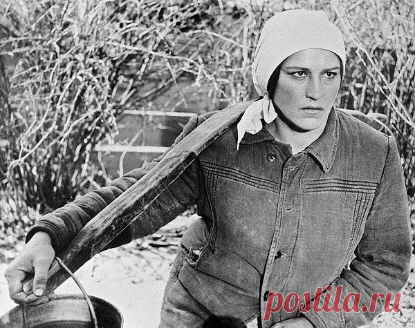 «Как мне надоело слышать, что я сильная. Да мягкая я, как воск, только надежной мужской руки не встретилось».