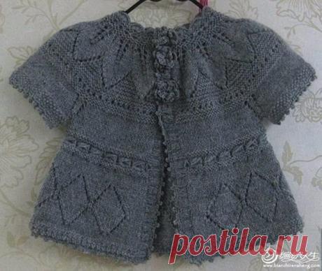 Кардиганчик для девочки 1 ряд- набрать 53 петли. 2,4,6,8 ряд- лицевые. 3,5 ряд -изнаночные, 7 ряд- 1 кромочная, 1изн *1накид 2 вместе изн 2 изн * 1 накид 2 вместе 1 изн. 9р- 1 кр 3 лиц *1 изн 3 лиц* 1 кр. 10р- 1кр* 1 изн 1 нак 1изн 1 нак 1 изн 1 лиц* 1 изн 1 нак 1изн 1 нак 1изн1 кр. 11, 13,15ряд- по рисунку,...