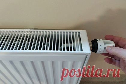 Сотни жилых домов остались без тепла в российском городе. 372 жилых дома, 10 школ, 16 детских садов и одна больница в тульском Новомосковске остались без тепла из-за аварии на Новомосковской ГРЭС. Уточняется, что в городе снижена температура подачи теплоносителя из-за того, что на ГРЭС вышел из строя высоковольтный ввод выключателя трансформатора.