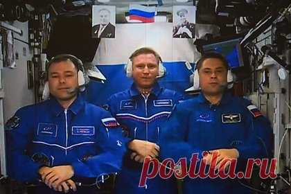 Российские космонавты проверят скафандры перед выходом в космос. Российские космонавты на Международной космической станции (МКС) проверят работу скафандров «Орлан-МКС» в рамках подготовки к внекорабельной деятельности, сообщил специальный корреспондент ТАСС, космонавт «Роскосмоса» Дмитрий Петелин. Выход российских членов экипажа станции запланирован на 12 мая.