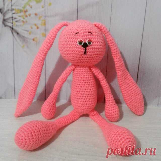 Зайка ждет свою хозяйку!

#handmadeалматы #вязаниедетямалматы 
#игрушки
#вязаныеигрушкиалматы 
#вязаныеигушки