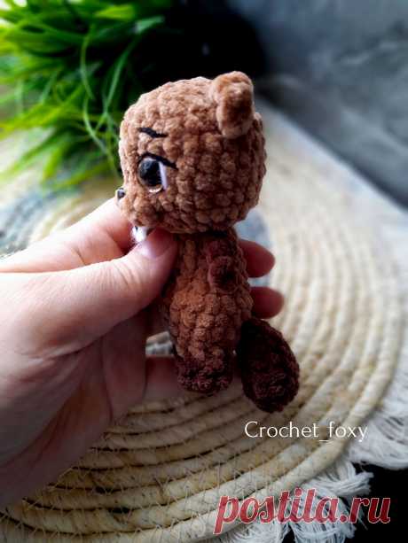 PDF Бобрёнок крючком. FREE crochet pattern; Аmigurumi toy patterns. Амигуруми схемы и описания на русском. Вязаные игрушки и поделки своими руками #amimore - плюшевый бобёр, маленький бобр из плюшевой пряжи, бобрик.