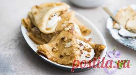 Блины на ряженке с банановым творогом — Фактор Вкуса