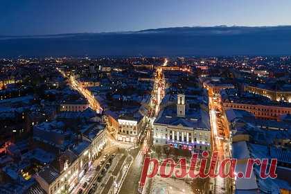 Власти Черновцов заявили о демонтаже бюста Пушкина с фасада театра. В украинском городе Черновцы демонтировали бюст поэта Александра Пушкина с фасада Черновицкого музыкально-драматического театра имени Ольги Кобылянской. В областном совете заявили, что после демонтажа гипсовый бюст поэта поместят в складское помещение театра.