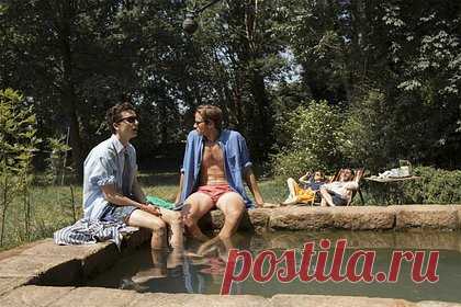 «Горбатую гору» и «Назови меня своим именем» удалили из онлайн-кинотеатров. Фильмы «Горбатая гора» и «Назови меня своим именем» удалили из российских онлайн-кинотеатров из-за закона об ЛГБТ. Отмечается, что еще в конце декабря Роскомнадзор отправил сервисам список картин и сериалов, которые относятся к пропаганде ЛГБТ, и попросил в том числе провести самостоятельный мониторинг контента.