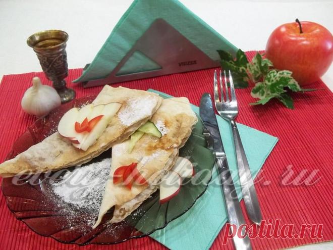 Запеченные яблоки в лаваше