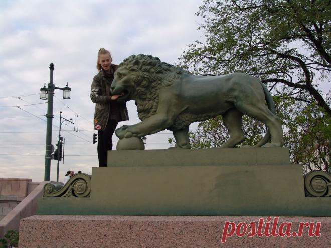 ЛЬВАМ НА СЪЕДЕНИЕ