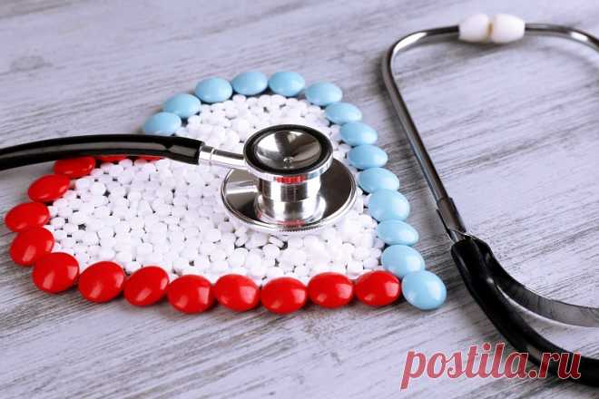 Рикошетом по сердцу: опасные лекарства//
Большое количество лекарственных средств влияет на сердце. Но это не только те препараты, которые созданы для лечения различных кардиологических заболеваний. Существует большой список лекарств, для которых действие на сердце является одним из побочных или нежелательных эффектов. Что нужно знать о влиянии различных препаратов на самый важный орган в теле человека? Расследование влияния лекарств на сердце от MedAboutMe.