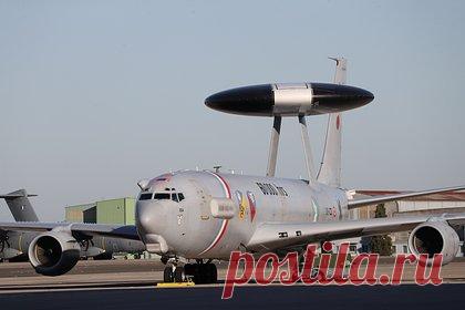 НАТО перебросит в Румынию три самолета для наблюдения за границей Украины. НАТО перебросит в Румынию три самолета, оснащенные системой AWACS (Авиационный комплекс радиообнаружения и наведения). НАТО направит самолеты в Бухарест, они должны прибыть туда 17 января 2023 года. Ранее такие самолеты отправляли для слежения за границей Украины с Россией в марте 2014 года.