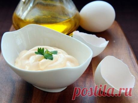 4 РЕЦЕПТА ВКУСНЕЙШЕГО ДОМАШНЕГО МАЙОНЕЗА
1. Домашний майонез.
Ингредиенты:
Показать полностью…