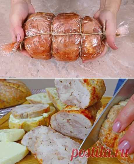 Домашняя куриная колбаса из филе и голеней. Рецепт салями без добавок и химии.
Когда я впервые попробовала приготовить домашнюю куриную колбасу, даже не ожидала, что это будет так просто и вкусно. Рецепт достался от свекрови, и теперь это одно из наших любимых блюд. 
Ингредиенты:  
- 1 кг куриного филе  
- 8 куриных голеней  
- 2 зубчика чеснока  
- Поваренная соль — по вкусу  
- Чёрный молотый перец — по вкусу  
- 160 мл охлаждённого бульона  

Приготовление:  
- Разрежьт...