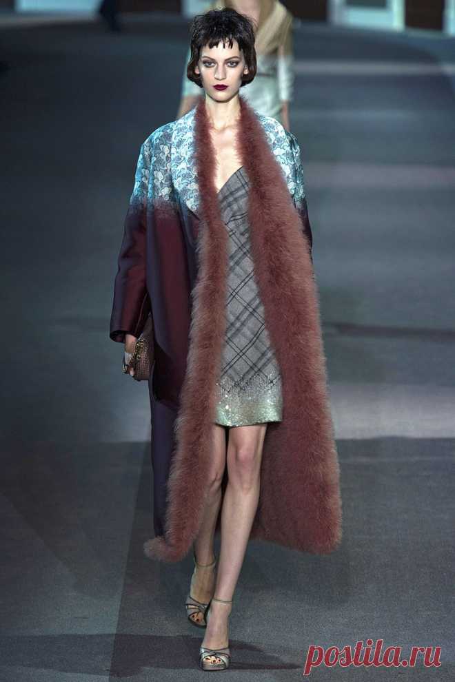 1366889079_paris_fashion_week_a_collection_of_louis_vuitton_fall_winter_2013_2014_37.jpg (800×1200)
