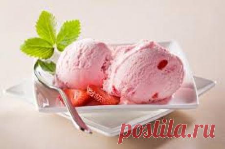Как готовится мороженое из сметаны и клубники? .