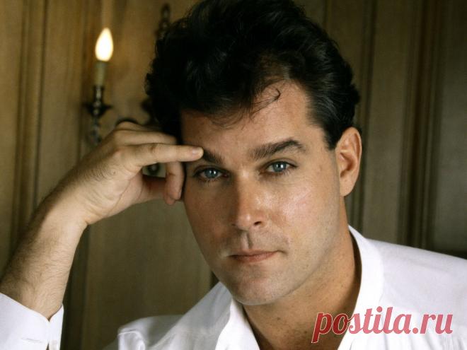 Рэй Лиотта, 18 декабря, 1954
• 26 мая 2022