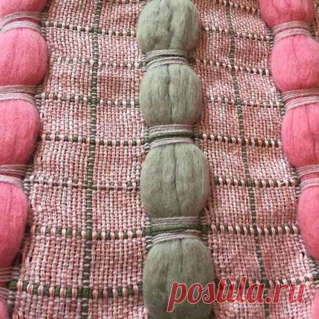 OK, it's Saturday morning and I'm back from a 2 week #holiday to #Florida with my #family and all I can think about is carrying on with this project. Is it crazy for me to be super excited to be getting #backtowork ? #textile #designer #maker #weaving #handwoven #wool #energised