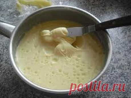 Ганаш из белого шоколада. 

Ганаш - крем можно делать из трёх сортов шоколада - белого, чёрного и молочного. 

Соотношение сливок к шоколаду: 

Молочный шоколад 300 г. / сливки 35% 200 мл., 
Белый шоколад 400 г. / сливки 35% 200 мл., 
Чёрный шоколад 200 г. / сливки 35% 200 мл., 
Черный шоколад 400 г. / сливки 35% 200 мл. (такой двойной ганаш застывает на торте как каска и удерживает даже самые острые углы). 

Я буду делать ганаш из белого шоколада (ганаш из других видов шо...