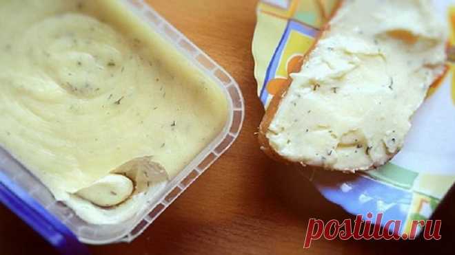Эта намазка на хлеб даст фору мясным деликатесам. Готовлю каждые выходные, а хватает на пару дней. Ну кто из нас не покупал плавленный сыр «Янтарь»? Очень вкусный и нежный продукт хорошо знаком нам с детства, но сегодня для его производства используют большое количество консервантов....