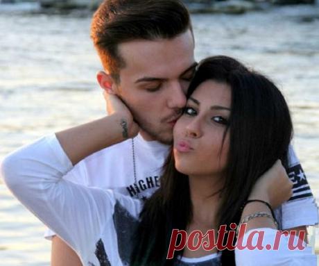 Кто подходит Водолею: любовная совместимость мужчины Водолея? Мужчина-Водолей: верный и преданный друг или вольный романтик. Совместимость мужчины-Водолея и женщины-Льва в любовных и семейных отношениях — покой только снится 100% Разное Мужчина-Водолей старается идти по жизни в одиночку, поскольку он излишне зациклен на своих интересах и себе, однако это не мешает ему быть надежным и верным