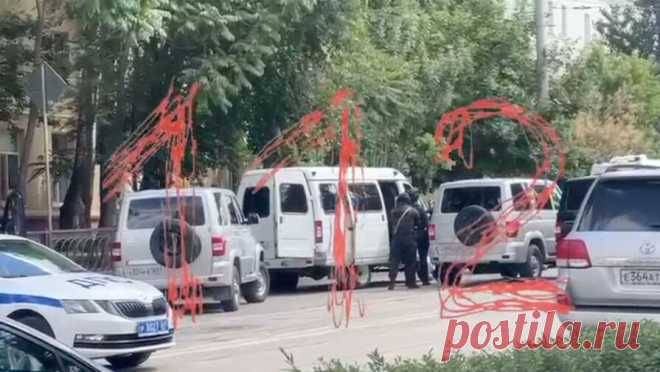 Сторонники ИГ захватили заложников в ростовском СИЗО в первый день Курбан-байрама. В первый день священного праздника Курбан-байрам заключенные СИЗО-1 в Ростове-на-Дону взяли в заложники двух сотрудников ФСИН. Нападавшие назвали себя сторонниками ИГ, часть из них осуждена за подготовку теракта. По имеющимся сведениям, ...