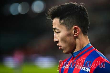 Игрок ЦСКА отреагировал на прозвище «узбекский Месси». Полузащитник московского ЦСКА Аббосбек Файзуллаев отреагировал на прозвище «узбекский Месси». «Я люблю [Лионеля] Месси, но хочу быть собой», — объяснил он. 20-летний Файзуллаев выступает за ЦСКА с августа 2023 года. В составе команды хавбек провел 15 матчей во всех турнирах.