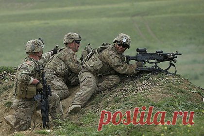 В США указали на истощение своих вооруженных сил. Вооруженные силы США имеют слабый кадровый резерв. На истощение американской армии указал бывший советник Пентагона полковник Дуглас Макгрегор на своей странице в соцсети X. Макгрегор отметил, что США не готовы к крупной войне и лишили себя возможности сражаться из-за бессмысленных оккупационных войн.