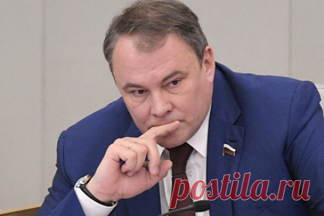 В Госдуме отреагировали на отказ ОБСЕ присутствовать на выборах в России. Вице-спикер Госдумы Петр Толстой прокомментировал отказ ОБСЕ присутствовать на парламентских выборах в России в качестве международных наблюдателей. По его словам, Москва давно не нуждается в одобрительных кивках с Запада по поводу развития политической системы России.