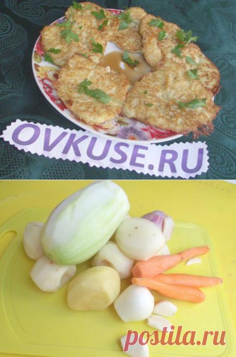 ДРАНИКИ ПО-НОВОМУ  - белорусские оладьи !!! **Картофель 8шт, кабачок 1/2шт, морковь 1-2шт, лук 1шт,  чеснок 3зуб -натереть, или используем блендер. Добавим соль, перец, специи. *Постепенно вводим муку 6с/л +кукур/муку 2с/л, яйца 2шт, вымесим. *В сковороде обжариваем драники. *Подаем с любимым соусом или со свежими овощами.