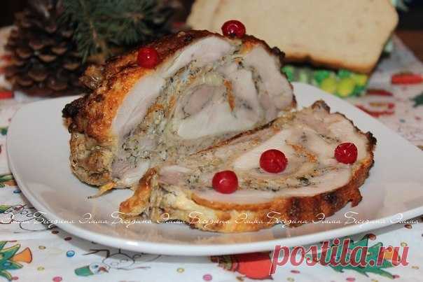 Куриный рулет с сыром и фаршем.

Рецепт: куриные бедра 3 шт., фарш куриный филейный 200г, морковь 40г, лук репчатый 50г, соль и перец черный по вкусу, горчица 20г, сыр твердый 100г, сметана 30г, масло растительное 20г.
Показать полностью…