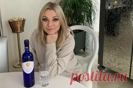 У звезды «Брата-2» нашли дорогую квартиру и особняк на Рублевке. Российская певица Ирина Салтыкова, сыгравшая одну из ролей в культовом фильме Алексея Балабанова «Брат-2», владеет квартирой в центре Москвы и роскошным особняком на Рублевке. В стенах дорогих апартаментов на улице Пречистенке снимались сцены «Брата-2» с погибшим в 2002 году актером Сергеем Бодровым-младшим.