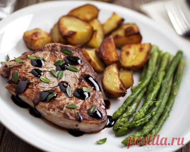 Вкусный Рецепт: Варено-обжаренная говядина со спаржей и картофелем