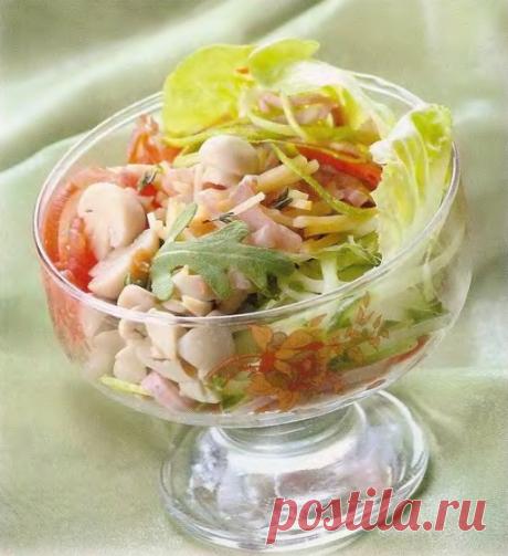 Салат-коктейль с ветчиной.