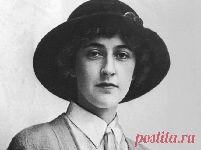 Почему невозможна дружба между мужчиной и женщиной: вывод Агаты Кристи
Лично я всегда был против дружбы с женщинами по нескольким причинам, даже без учёта того, возможна ли она вообще. И когда я делился этими причинами со своими знакомыми, то они в большинстве своём соглашались со мной, а кто-то даже менял свои взгляды на это явление. Первая причина была чисто практической, утилитарной так скажем. Каждый из […]
Читай дальше на сайте. Жми подробнее ➡