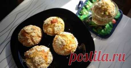 Классный рецепт - Сырные маффины с ароматными специями, зеленью и чесноком! Отличный завтрак или перекус.