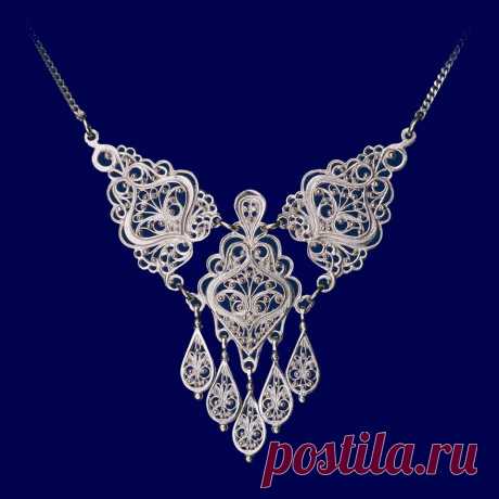 (1) Facebook