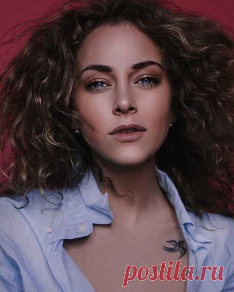 Аглая Тарасова, 18 апреля, 1994