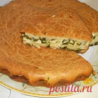 Заливной пирог с луком и яйцом Приготовить ингредиенты для теста и начинки. Сметану в заливном тесте можно заменить кефиром или натуральным йогуртом.