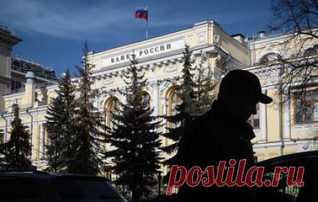 ЦБ летом представит новые банкноты номиналом 1 тыс. и 5 тыс. рублей. Как отметил зампредседателя ЦБ РФ Сергей Белов, модернизация позволит обеспечить надежную защиту от подделки и повысить качество банкнот