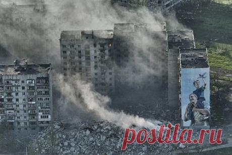 Стало известно о гибели американского наемника в Артемовске. В городе Артемовске (украинское название — Бахмут) погиб американский наемник Эндрю Харрис Купер из Кливленда, штат Огайо. Об этом сообщает Telegram-канал «Военкоры Русской весны». «Он ликвидирован вместе с ирландским наемником Финбаром Кафферки», — сказано в публикации.