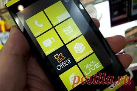 Бывший топ-менеджер Microsoft назвал причины провала Windows Phone. Бывший руководитель Windows Phone Брэндон Уотсон назвал причины провала смартфона от Microsoft. Экс-сотрудник компании заявил, что смартфон от Microsoft не выдержал конкуренции. «Мы вели тяжелую борьбу, пытаясь заставить операторов связи предлагать наши телефоны своим продавцам», — заключил Уотсон.