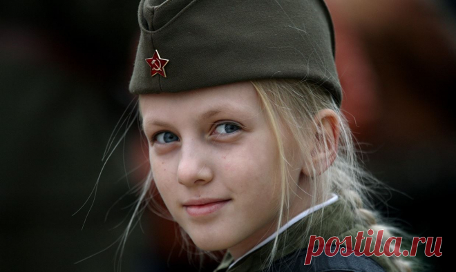Лично я дар речи потерял... Сочинение ученицы 11 класса... | InfoRuss РУССКИЙ МИР и ЕВРОПЕЙСКАЯ ЦИВИЛИЗАЦИЯ (сочинение ученицы 11 класса) В последнее время в западной и в либеральной отечественной публицистике много пишут о русском варварстве на фоне европейской цивилизованности. Но если сравнить нравственные идеалы и реальную жизнь народов, полистать героические страницы истории русского народа, то возникает совсем другая картина. Например, в русском языческом пантеоне ни...