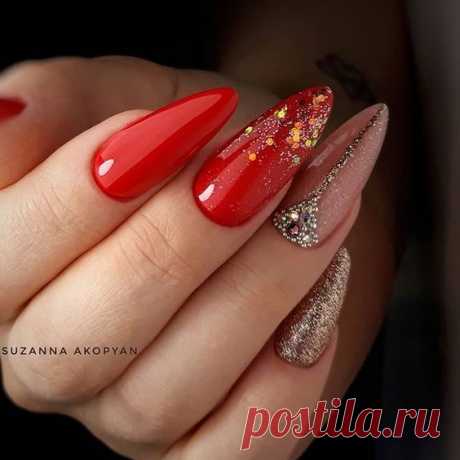 Маникюр красным лаком на острые ноготки