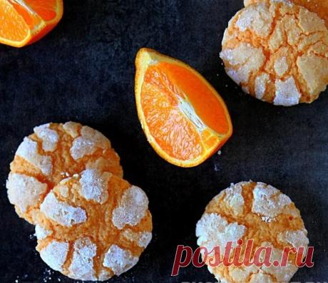 МЯГКОЕ АПЕЛЬСИНОВОЕ ПЕЧЕНЬЕ
Ингредиенты:
Для теста:
сливочное масло - 50 гр.
сахар - 80 гр.
сметана - 3 ст. л.
яйцо - 1 шт.
мука - 300 гр.
соль - 1/2 ч.л.
сода или разрыхлитель - 1/2 ч.л.
Для начинки:
апельсин - 1 шт.
сахар - 160 гр.
крахмал - 1 ст. л.