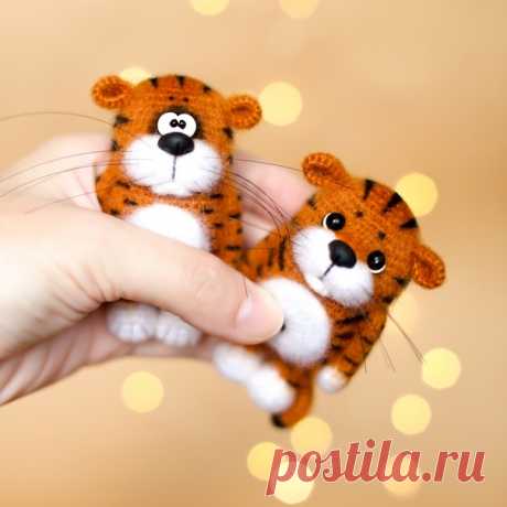 Нет никакого времени для скуки и однообразия))). Есть время для творчества💯. Готовлюсь к Новому Году🎄. Мои тигрята 🥰
Автор: Светлана Громова