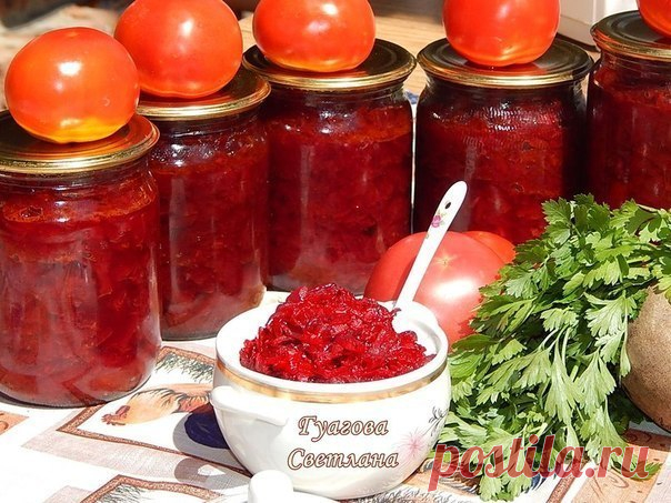 Свекольная икра, остренькая и сочная.
