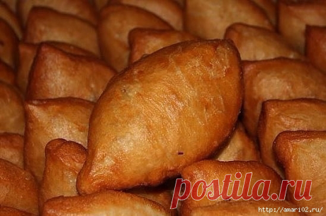 Жаренные дрожжевые пирожки на кефире с любимыми начинками.