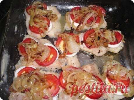 Я женщина, мама, хозяйка, жена ❤
Рыба по-гречески

Ингредиенты:

- рыба
- подсолнечное масло

- соль, перец
- помидоры
- лук
- яйца
- сыр