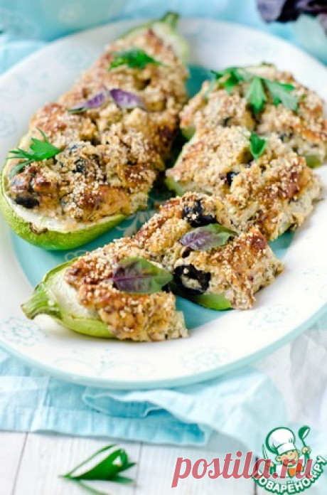 Кабачки, фаршированные творогом и маслинами - кулинарный рецепт