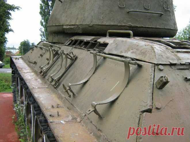 Зачем на танк Т-34 прикрепляли продолговатые цилиндры? / Назад в СССР / Back in USSR
