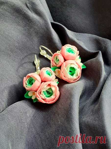 Серьги ручной работы из полимерной глины "Rose ranunculus"
Автор: Екатерина Гукова