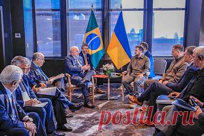 Зеленскому указали на необходимость решения конфликта на Украине. Военного решения конфликта на Украине нет, заявил президент Бразилии Луис Инасиу Лула да Силва Владимиру Зеленскому. Отмечается, что бразильский лидер также назвал идеальный, по его мнению, путь для завершения конфликта. Политик считает, что для этого стороны должны пойти на мирные переговоры.